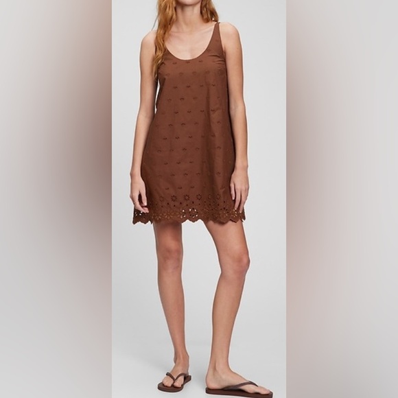 GAP Dresses & Skirts - New- Gap Eyelet Scalloped Mini Dress
